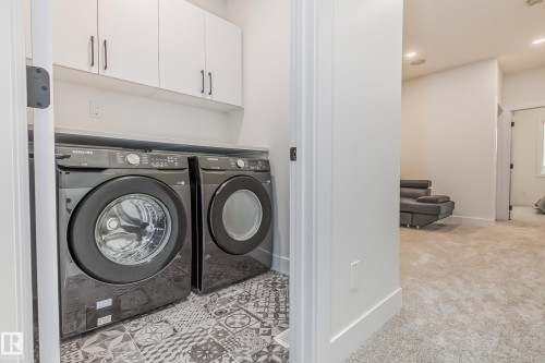 5380 Kimball Place Sw, Edmonton, AB - Indoor Photo Showing Laundry Room