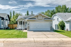 28 DALTON Close  Sherwood Park, AB T8H 1T5