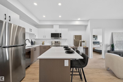 355 CLAREVIEW STATION Drive Northwest , Edmonton, AB T5Y 0C5 3