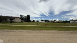 25 Woodbend  Warburg, AB T0C 2T0