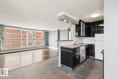 #1107 9930 113 St Nw, Edmonton, AB - Indoor Photo Showing Kitchen With Double Sink