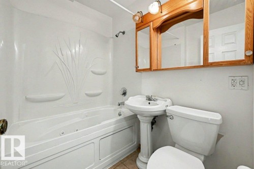 26 Louisbourg Place, St. Albert, AB - Indoor Photo Showing Bathroom
