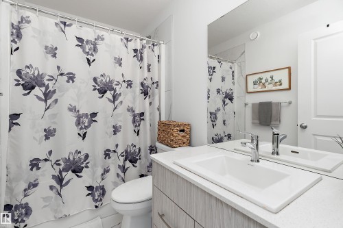 2644 192 Street Nw, Edmonton, AB - Indoor Photo Showing Bathroom