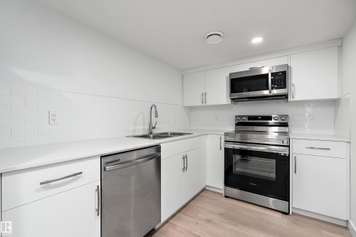 2644 192 Street Nw, Edmonton, AB - Indoor Photo Showing Kitchen With Double Sink