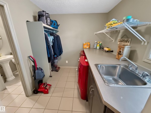 21 Hartwick Way, Spruce Grove, AB 