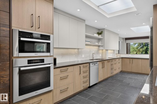 59 Westbrook Drive Nw, Edmonton, AB - Indoor Photo Showing Kitchen With Upgraded Kitchen