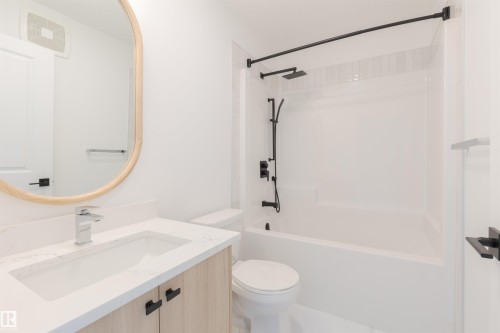 49 Chartres Close, St. Albert, AB - Indoor Photo Showing Bathroom