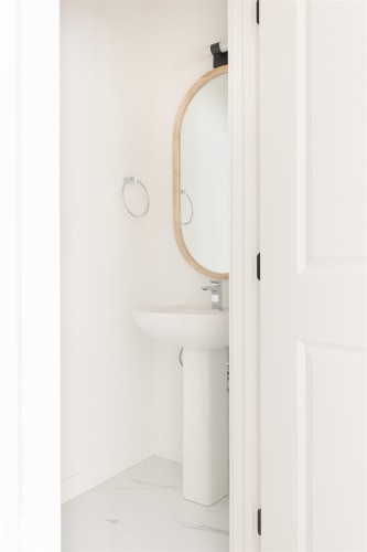 49 Chartres Close, St. Albert, AB - Indoor Photo Showing Bathroom