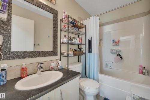 12205 112 Avenue, Edmonton, AB - Indoor Photo Showing Bathroom