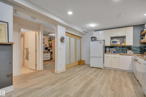 12205 112 Avenue, Edmonton, AB - Indoor Photo Showing Kitchen
