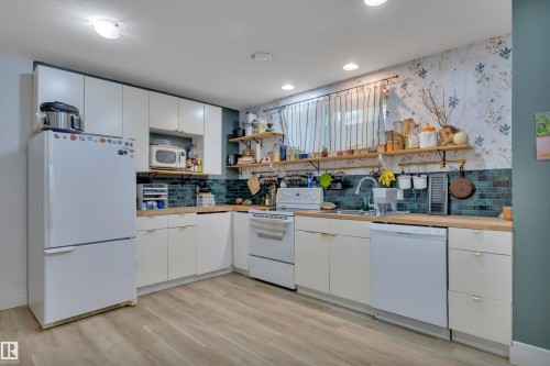 12205 112 Avenue, Edmonton, AB - Indoor Photo Showing Kitchen