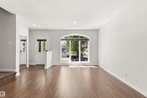 5833 Mullen Place Nw, Edmonton, AB 