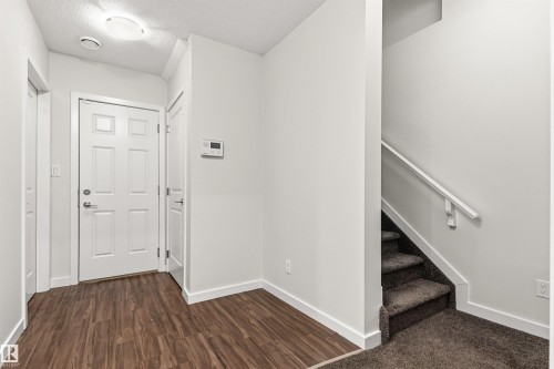 5833 Mullen Place Nw, Edmonton, AB 