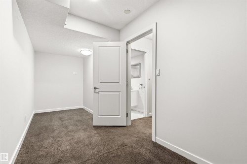 5833 Mullen Place Nw, Edmonton, AB 