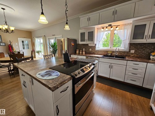56320 Range Road 102A, Rural St. Paul County, AB - Indoor Photo Showing Kitchen