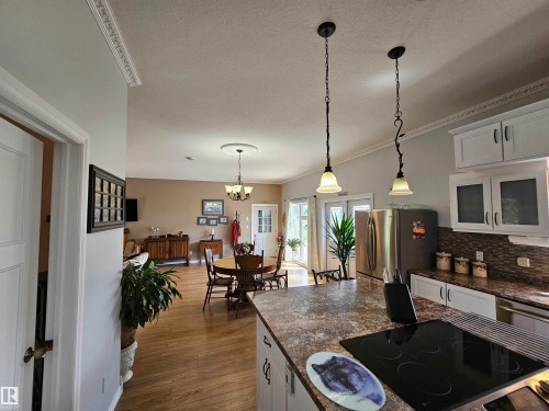 56320 Range Road 102A, Rural St. Paul County, AB - Indoor Photo Showing Kitchen