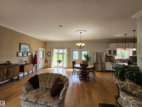 56320 Range Road 102A, Rural St. Paul County, AB - Indoor Photo Showing Living Room