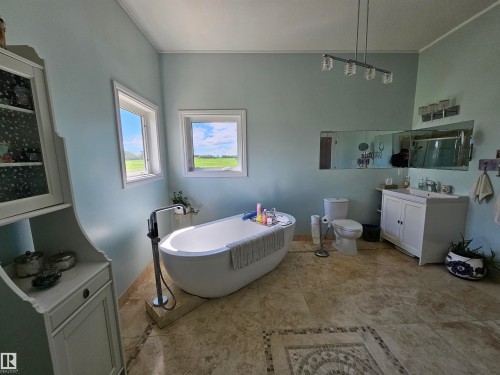 56320 Range Road 102A, Rural St. Paul County, AB - Indoor Photo Showing Bathroom