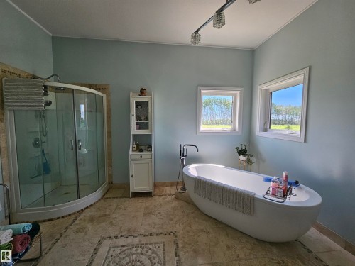 56320 Range Road 102A, Rural St. Paul County, AB - Indoor Photo Showing Bathroom