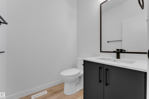 175 Graybriar Drive, Stony Plain, AB - Indoor Photo Showing Bathroom