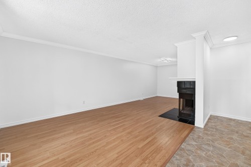 #40 3111 142 Av Nw, Edmonton, AB - Indoor Photo Showing Other Room