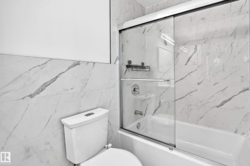 #40 3111 142 Av Nw, Edmonton, AB - Indoor Photo Showing Bathroom
