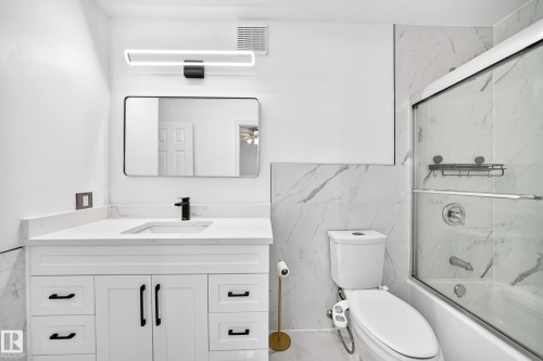 #40 3111 142 Av Nw, Edmonton, AB - Indoor Photo Showing Bathroom