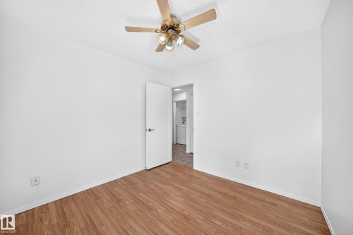 #40 3111 142 Av Nw, Edmonton, AB - Indoor Photo Showing Other Room