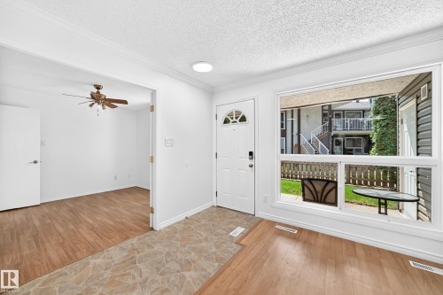 #40 3111 142 Av Nw, Edmonton, AB - Indoor Photo Showing Other Room