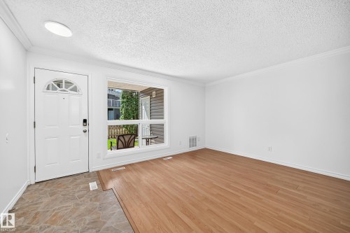 #40 3111 142 Av Nw, Edmonton, AB - Indoor Photo Showing Other Room