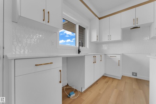 177 Graybriar Drive, Stony Plain, AB - Indoor Photo Showing Kitchen