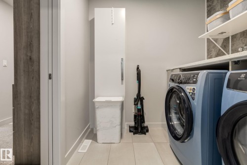 6805 Knox Loop Sw, Edmonton, AB - Indoor Photo Showing Laundry Room