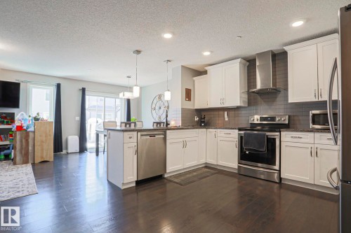 2033 Westerra Loop, Stony Plain, AB - Indoor Photo Showing Kitchen With Upgraded Kitchen