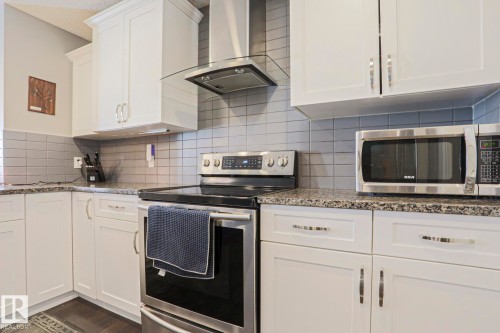 2033 Westerra Loop, Stony Plain, AB - Indoor Photo Showing Kitchen With Upgraded Kitchen