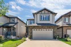 3819 Claxton Close SW  Edmonton, AB T6W 1Y5