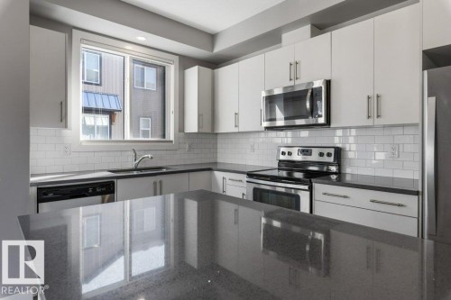 #62 16903 68 St Nw, Edmonton, AB - Indoor Photo Showing Kitchen With Stainless Steel Kitchen With Upgraded Kitchen