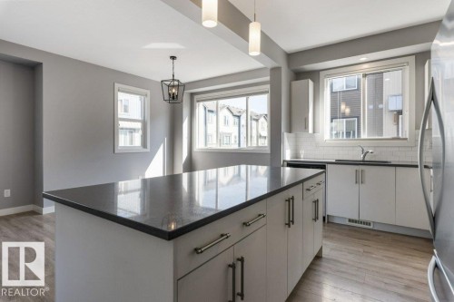 #62 16903 68 St Nw, Edmonton, AB - Indoor Photo Showing Kitchen