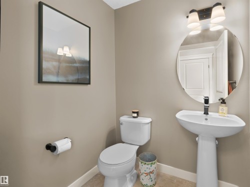 2132 Glenridding Way Sw, Edmonton, AB - Indoor Photo Showing Bathroom
