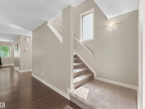 2132 Glenridding Way Sw, Edmonton, AB - Indoor Photo Showing Other Room