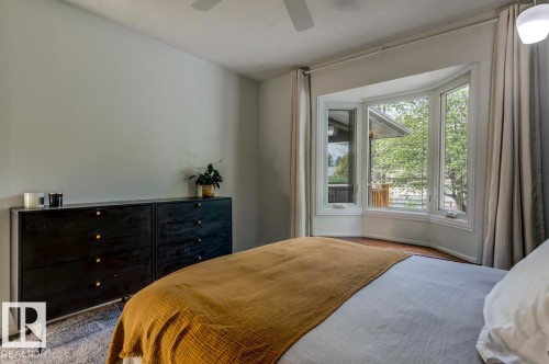 4024 121 St, Edmonton, AB - Indoor Photo Showing Bedroom