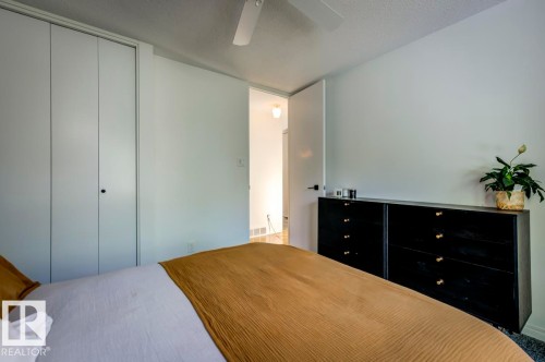 4024 121 St, Edmonton, AB - Indoor Photo Showing Bedroom