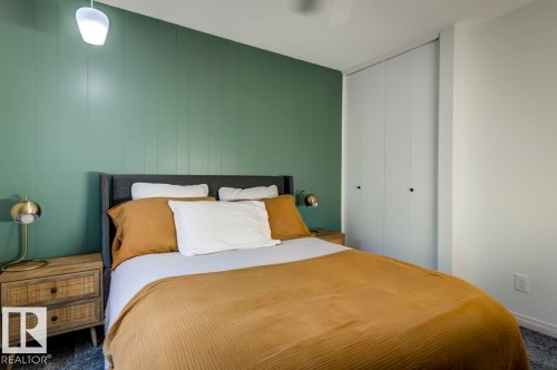 4024 121 St, Edmonton, AB - Indoor Photo Showing Bedroom