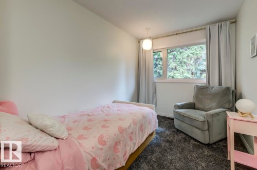 4024 121 St, Edmonton, AB - Indoor Photo Showing Bedroom