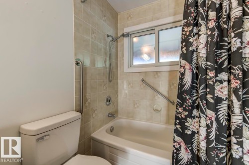 4024 121 St, Edmonton, AB - Indoor Photo Showing Bathroom