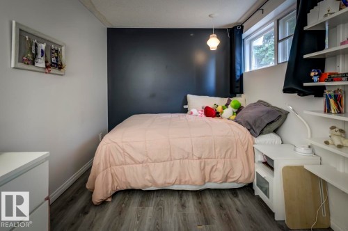 4024 121 St, Edmonton, AB - Indoor Photo Showing Bedroom