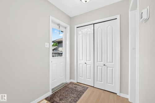 1126 Grantham Drive Nw, Edmonton, AB - Indoor Photo Showing Other Room