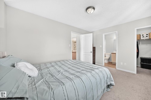 1126 Grantham Drive Nw, Edmonton, AB - Indoor Photo Showing Bedroom