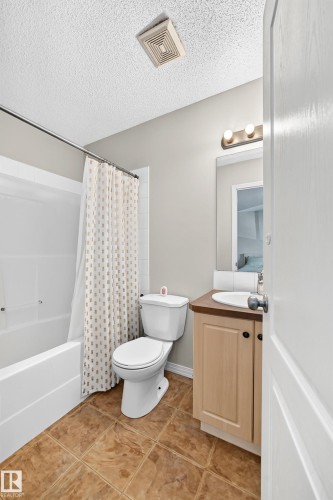 1126 Grantham Drive Nw, Edmonton, AB - Indoor Photo Showing Bathroom