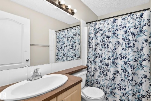 1126 Grantham Drive Nw, Edmonton, AB - Indoor Photo Showing Bathroom