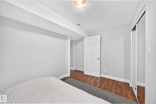 1126 Grantham Drive Nw, Edmonton, AB - Indoor Photo Showing Bedroom